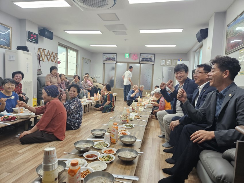 2.지보면 마전1리 경로당, 복날 닭백숙 나눔